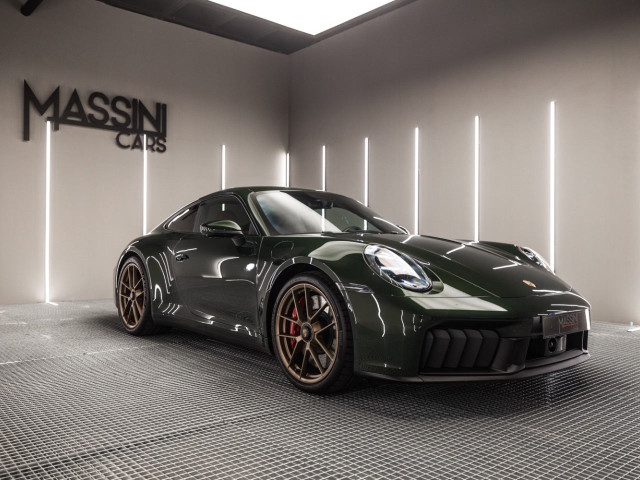 PORSCHE 911 Carrera GTS Coupe