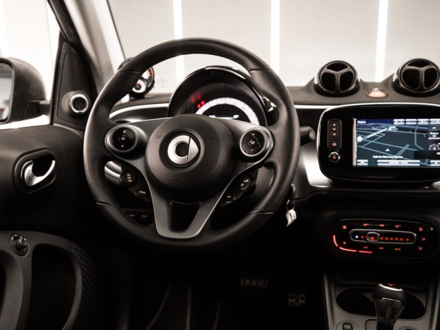 SMART fortwo EQ Ushuaia Limited Edition negro