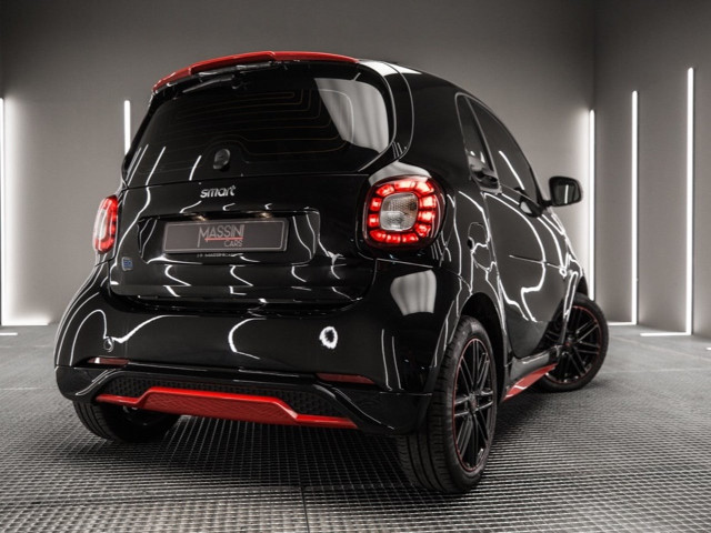 SMART fortwo EQ Ushuaia Limited Edition negro