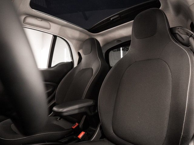 SMART fortwo EQ Ushuaia Limited Edition negro