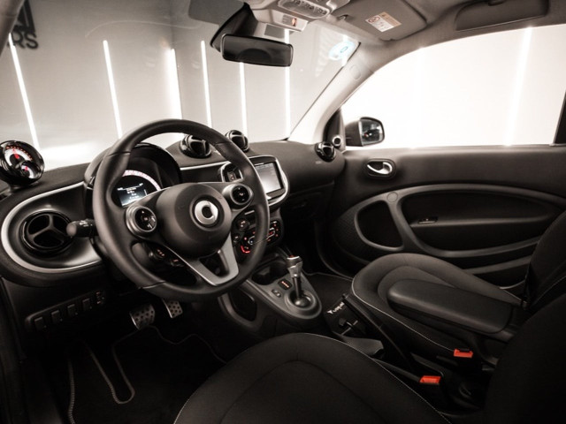 SMART fortwo EQ Ushuaia Limited Edition negro