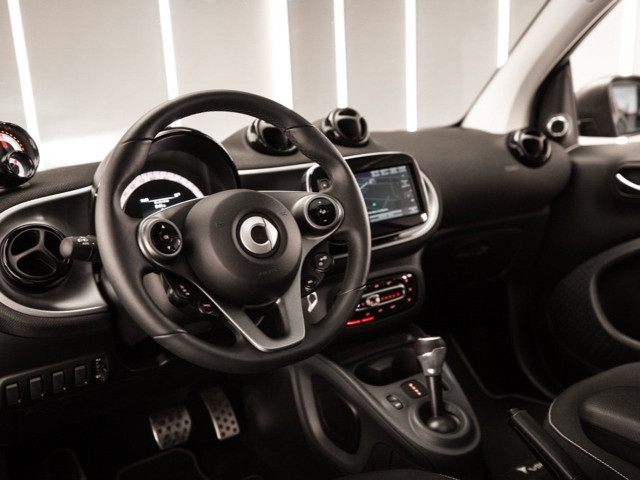 SMART fortwo EQ Ushuaia Limited Edition negro