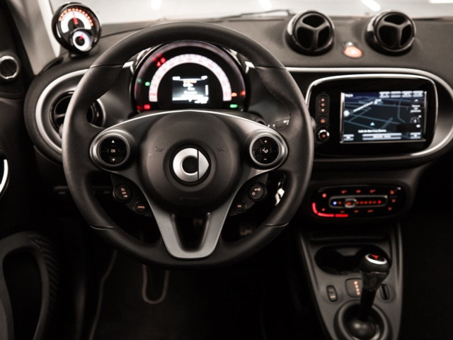 SMART fortwo EQ Ushuaia Limited Edition negro