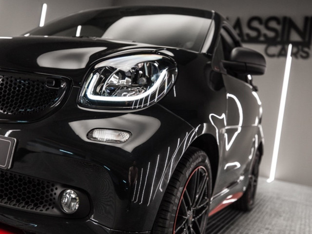 SMART fortwo EQ Ushuaia Limited Edition negro