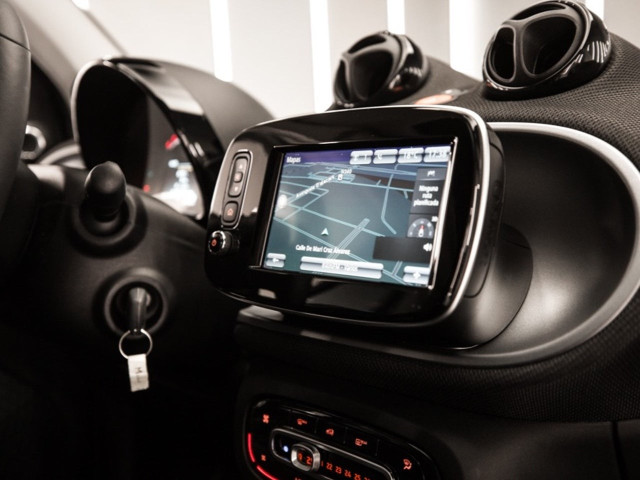 SMART fortwo EQ Ushuaia Limited Edition negro