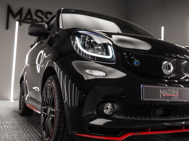 SMART fortwo EQ Ushuaia Limited Edition negro