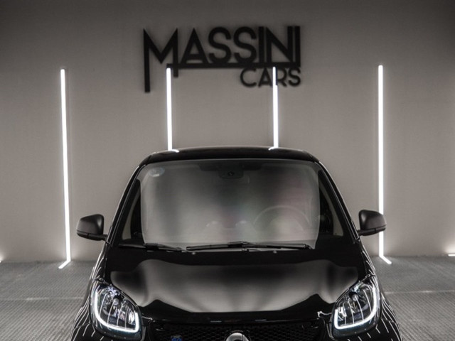 SMART fortwo EQ Ushuaia Limited Edition negro