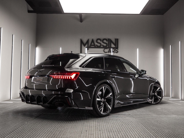 AUDI A6 RS 6 Avant TFSI quattro