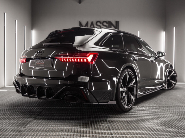 AUDI A6 RS 6 Avant TFSI quattro