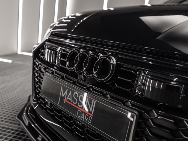 AUDI A6 RS 6 Avant TFSI quattro