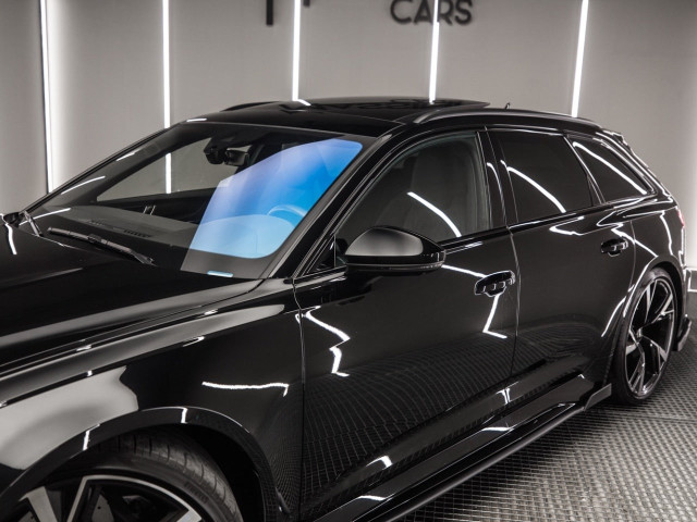 AUDI A6 RS 6 Avant TFSI quattro
