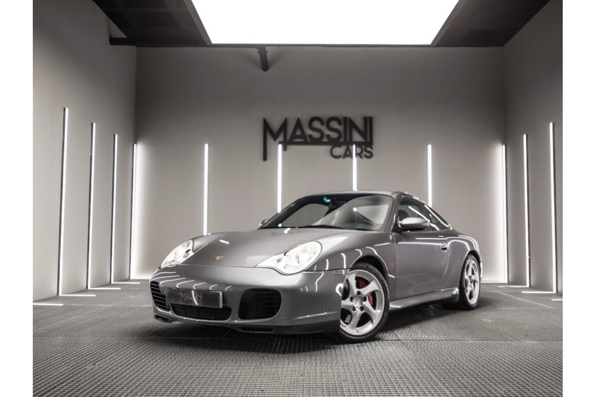 PORSCHE 911 Carrera 4S...