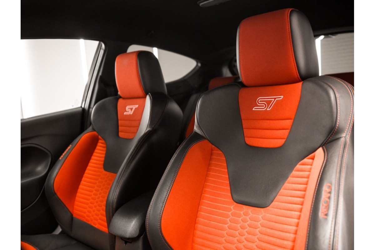 FORD Fiesta 1.6 EcoBoost... 2