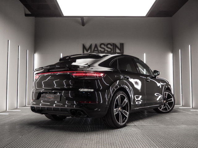 PORSCHE Cayenne Coupe Platinum Edition