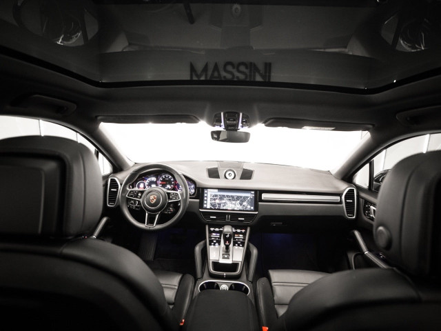 PORSCHE Cayenne Coupe Platinum Edition