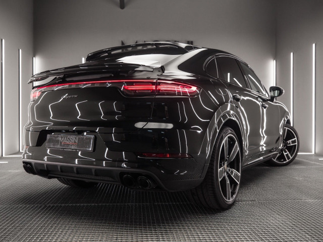 PORSCHE Cayenne Coupe Platinum Edition