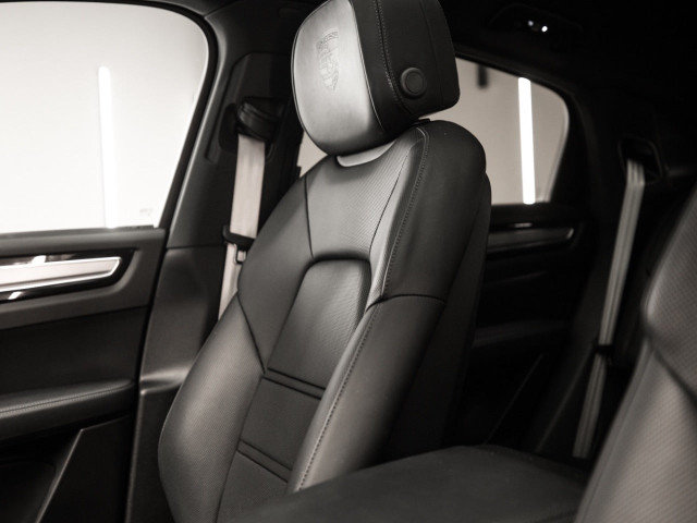 PORSCHE Cayenne Coupe Platinum Edition