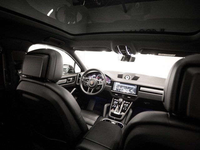 PORSCHE Cayenne Coupe Platinum Edition