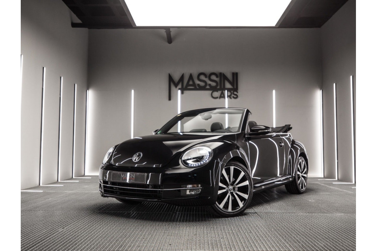 VOLKSWAGEN Beetle Cabrio...