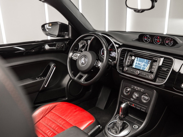 VOLKSWAGEN Beetle Cabrio 1.4 TSI 160cv DSG Design