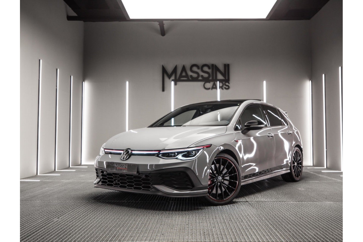 VOLKSWAGEN Golf GTI...