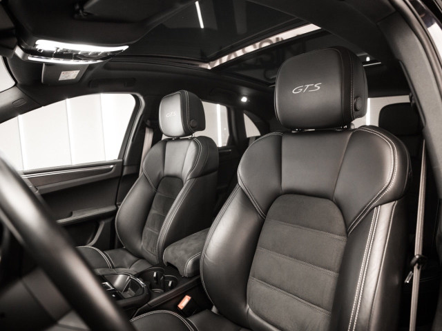 PORSCHE Macan GTS