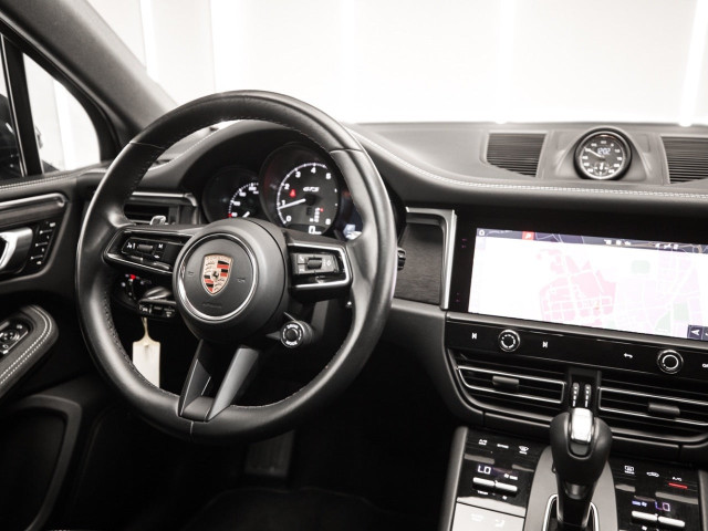 PORSCHE Macan GTS