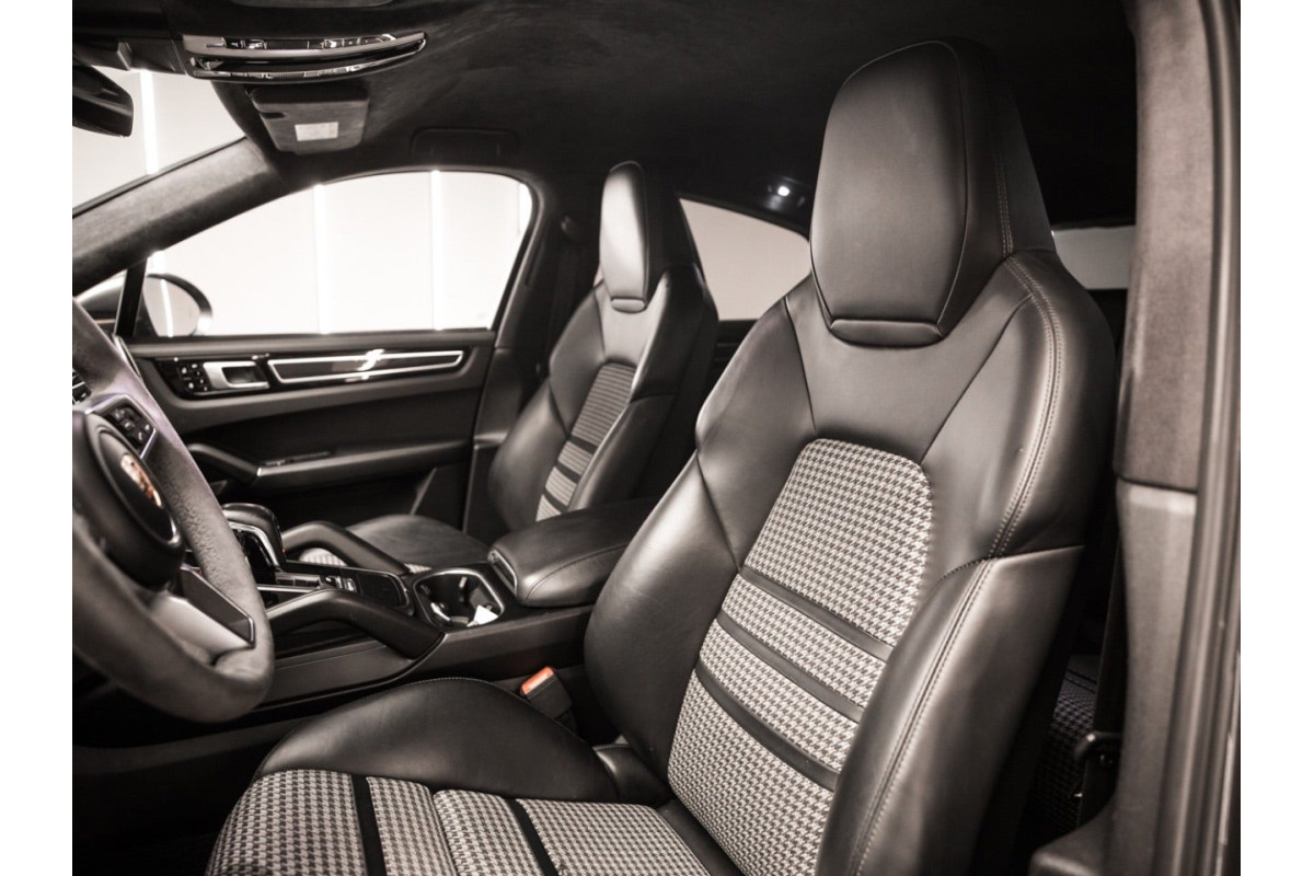 PORSCHE Cayenne Coupe EHybrid 2