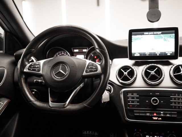 MERCEDES Clase GLA 200 d AMG Line
