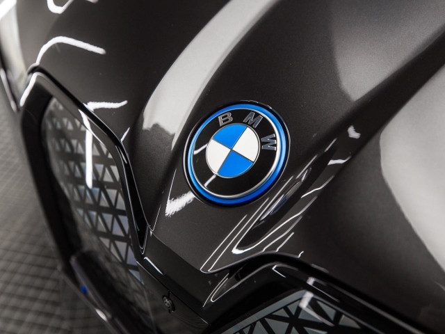 BMW iX xDrive40