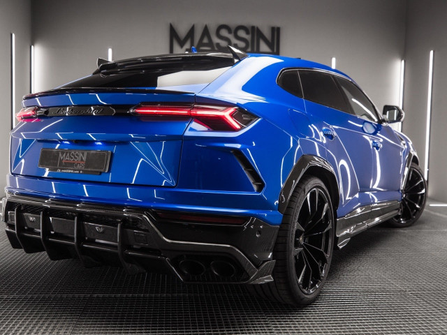 LAMBORGHINI URUS CARBONO