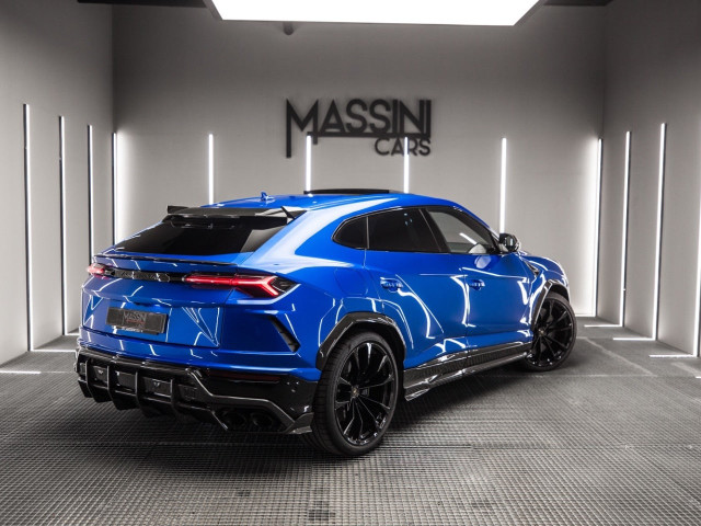 LAMBORGHINI URUS CARBONO