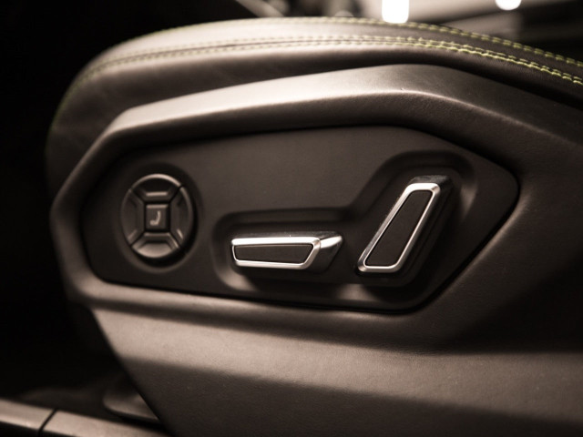 LAMBORGHINI URUS CARBONO