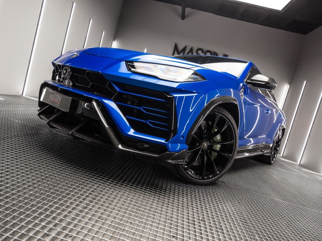 LAMBORGHINI URUS CARBONO
