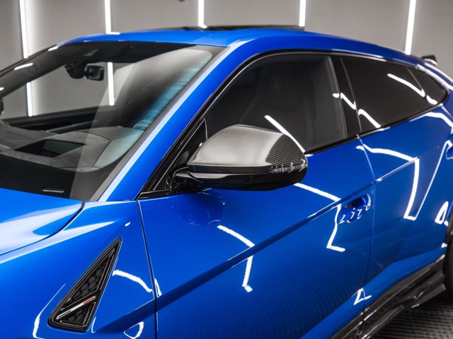 LAMBORGHINI URUS CARBONO