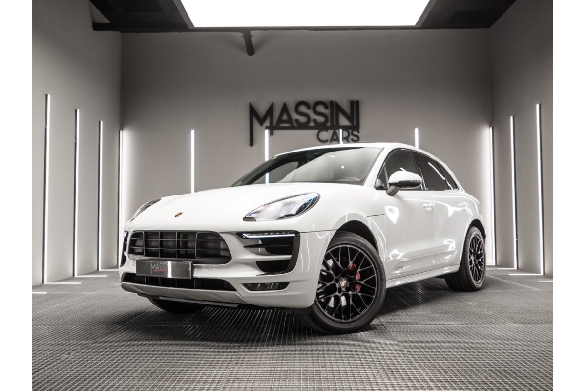 PORSCHE Macan GTS