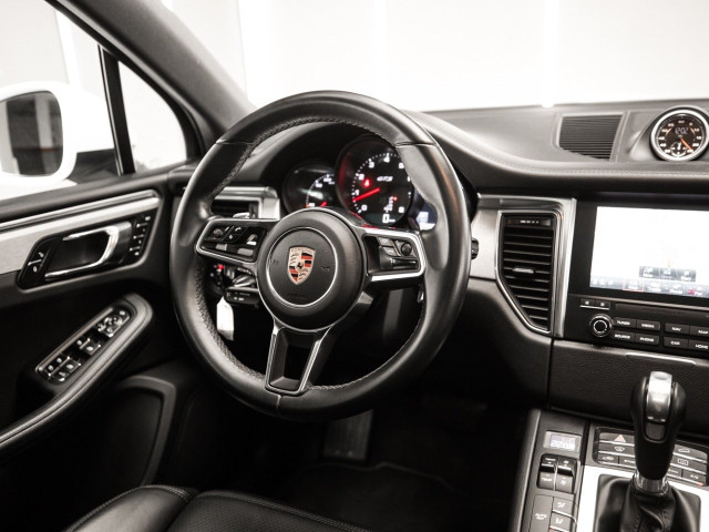 PORSCHE Macan GTS