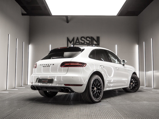 PORSCHE Macan GTS