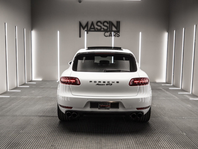 PORSCHE Macan GTS