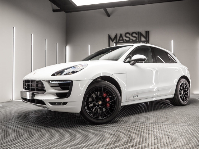 PORSCHE Macan GTS