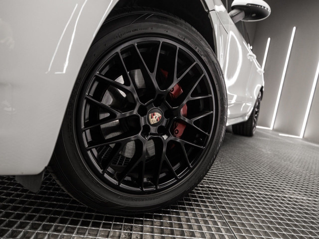 PORSCHE Macan GTS