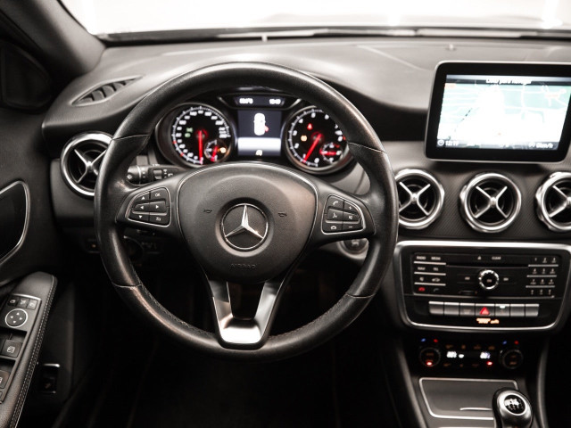 MERCEDES Clase GLA 180