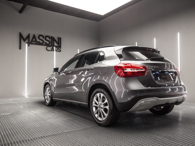 MERCEDES Clase GLA 180