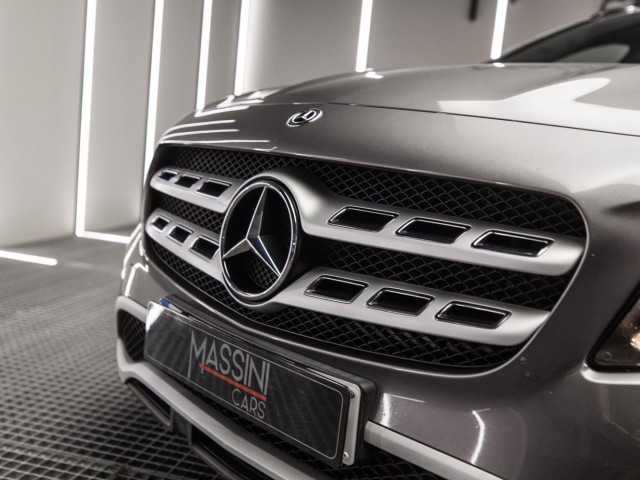 MERCEDES Clase GLA 180