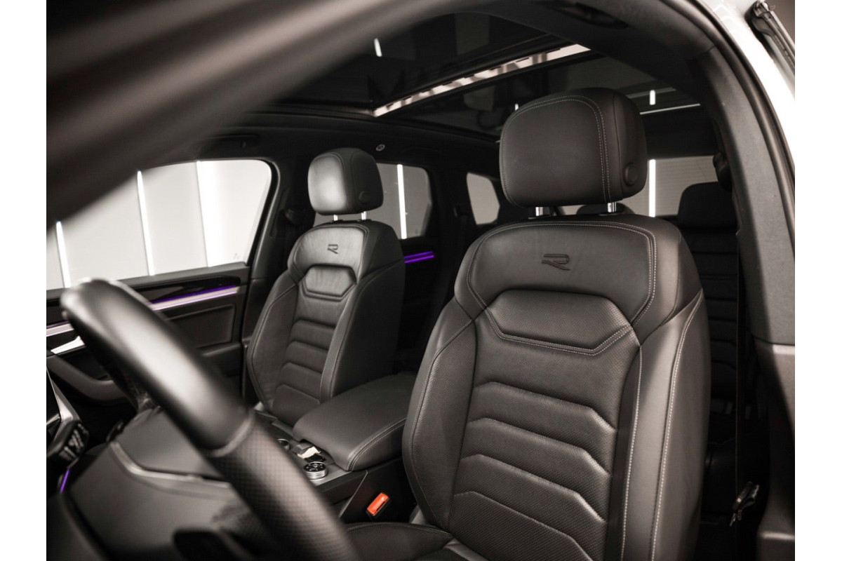 VOLKSWAGEN Touareg R 3.0 V6... 2