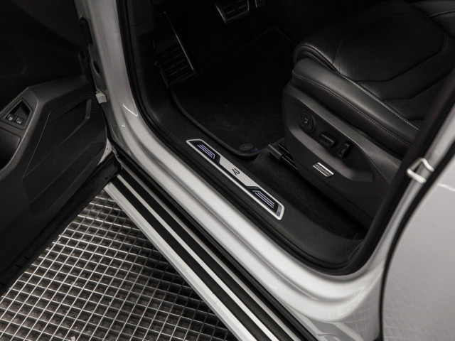 VOLKSWAGEN Touareg R 3.0 V6 TSI 340kW Tip 4M