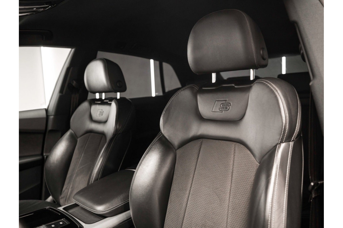 AUDI Q8 45 TDI 170kW Black... 2