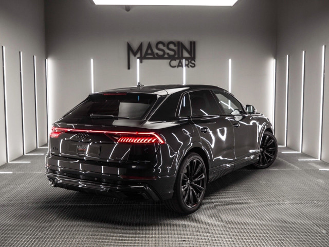 AUDI Q8 45 TDI 170kW Black Line Plus quattro tip