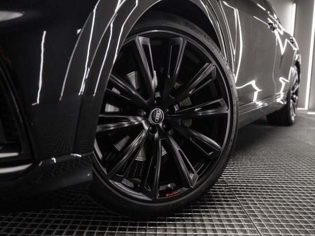AUDI Q8 45 TDI 170kW Black Line Plus quattro tip