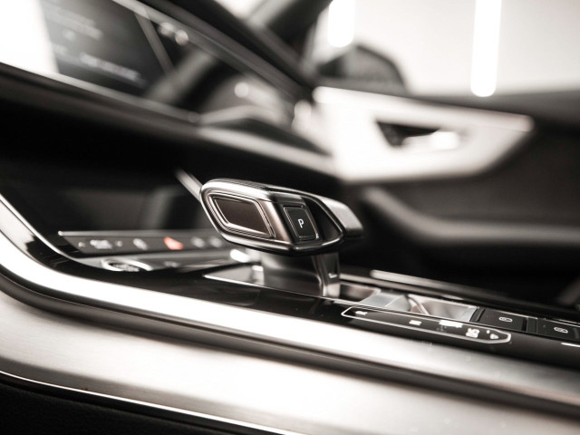 AUDI Q8 45 TDI 170kW Black Line Plus quattro tip